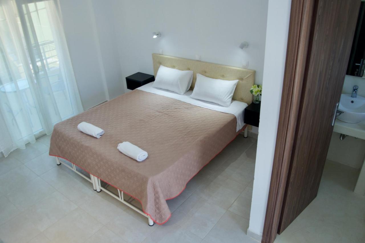 Jessica'S Studios & Apartments Kávos Екстериор снимка