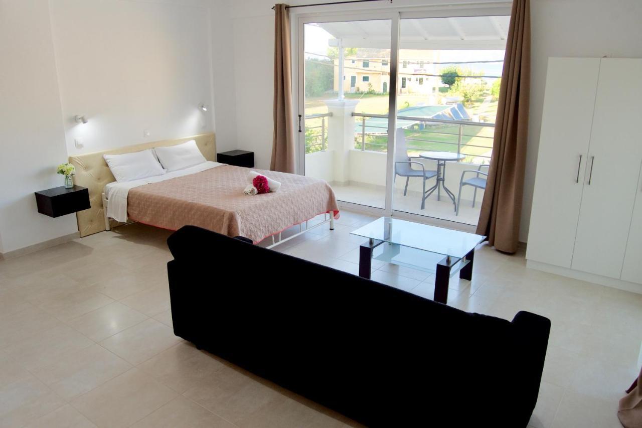 Jessica'S Studios & Apartments Kávos Екстериор снимка