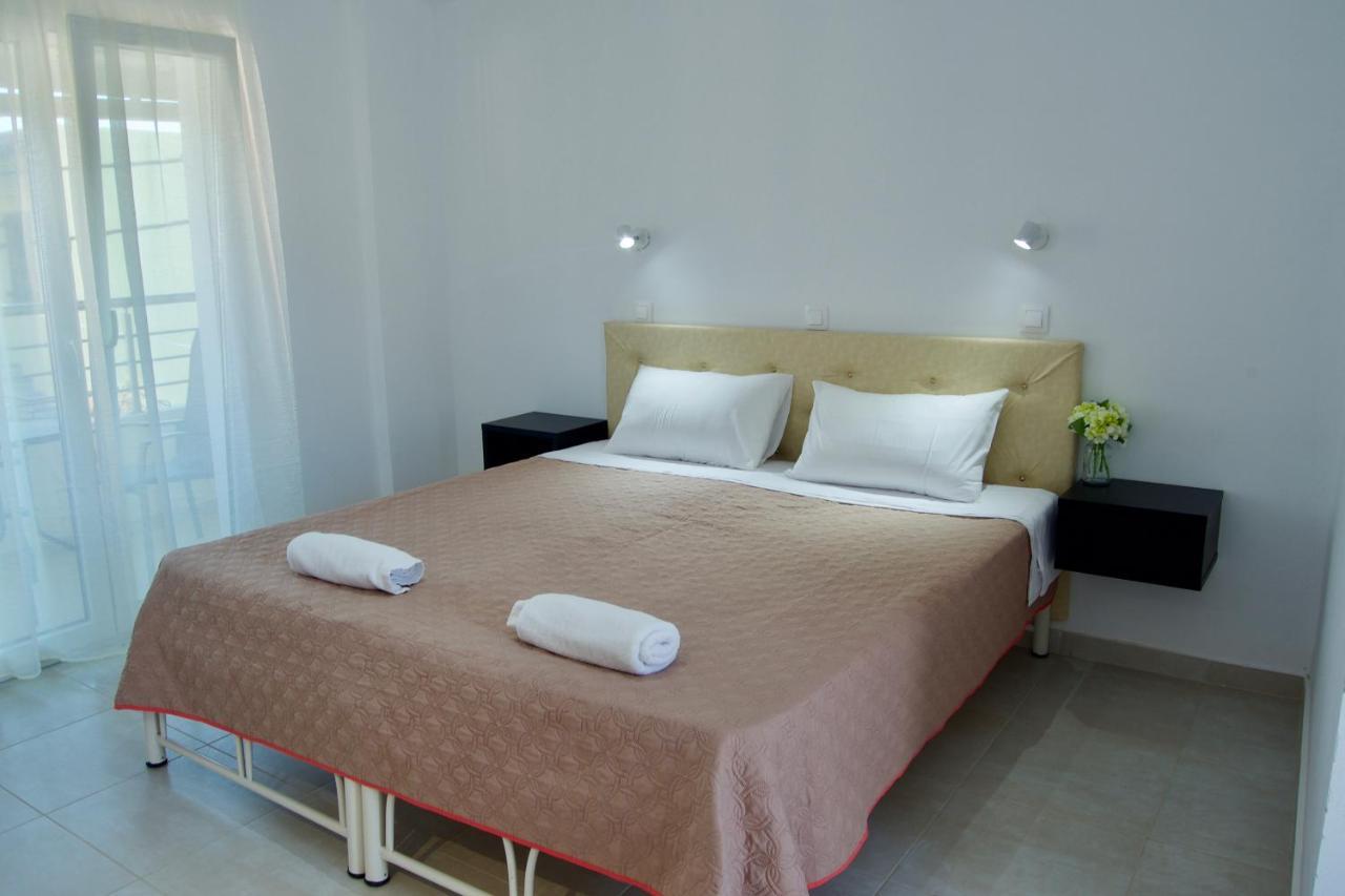 Jessica'S Studios & Apartments Kávos Екстериор снимка