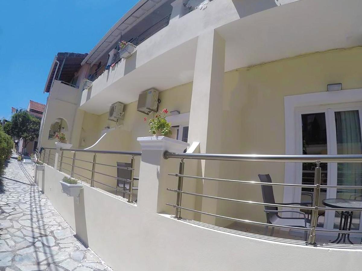 Jessica'S Studios & Apartments Kávos Екстериор снимка